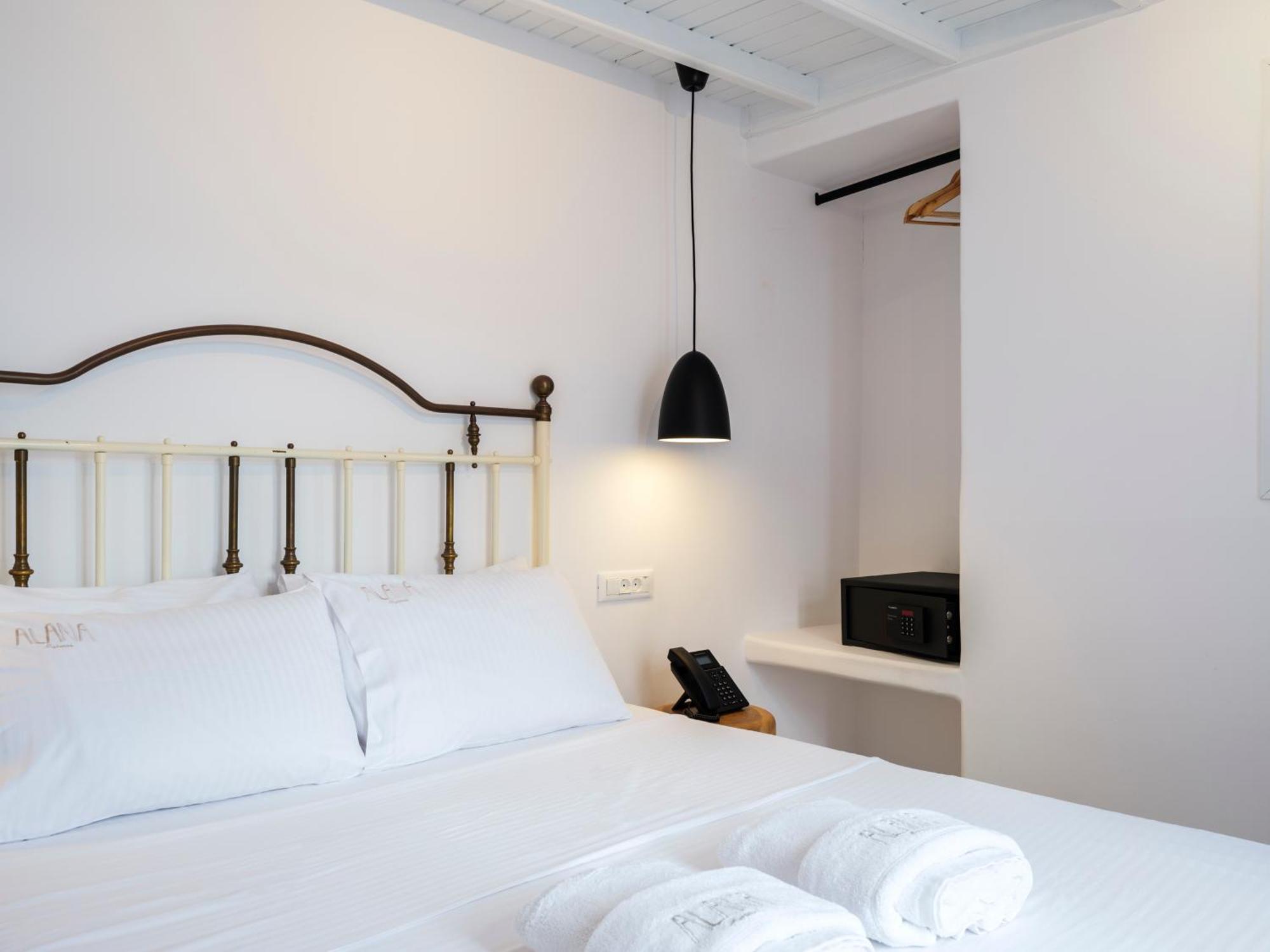 Alana Mykonos 2*
